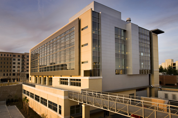 5600PG Factory Glazable Curtain Wall